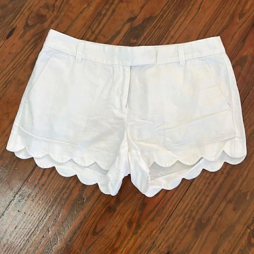 JCrew white scalloped short, size 8